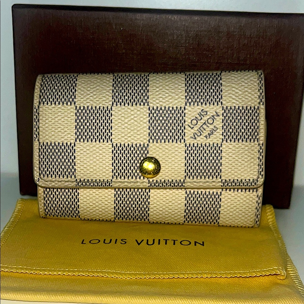 Louis Vuitton Azur Damier Key Wallet - Picture 2 of 8